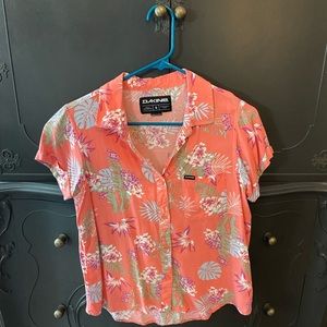 Dakine size small Hawaiian shirt. Lightweight
